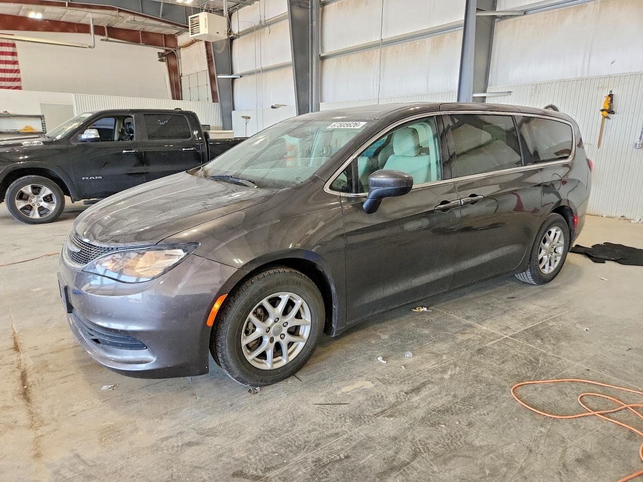 CHRYSLER PACIFICA
