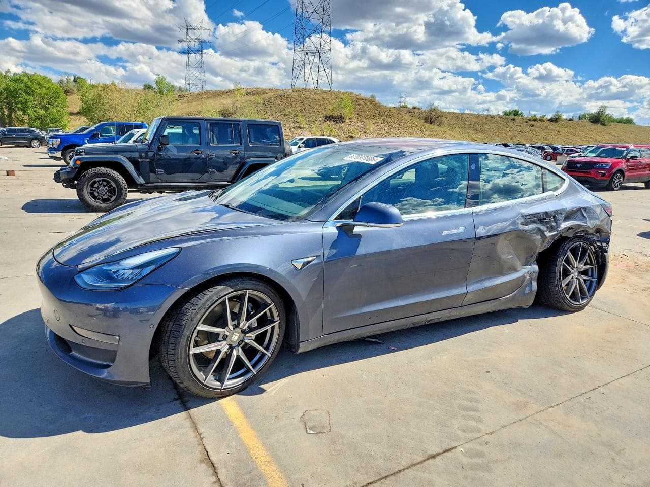 TESLA MODEL 3