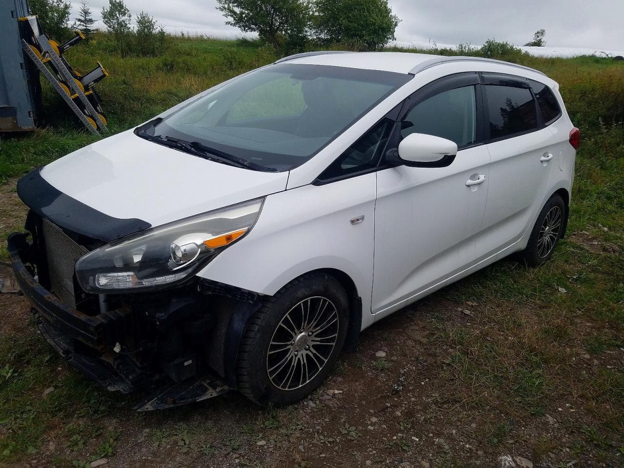 2015 KIA RONDO