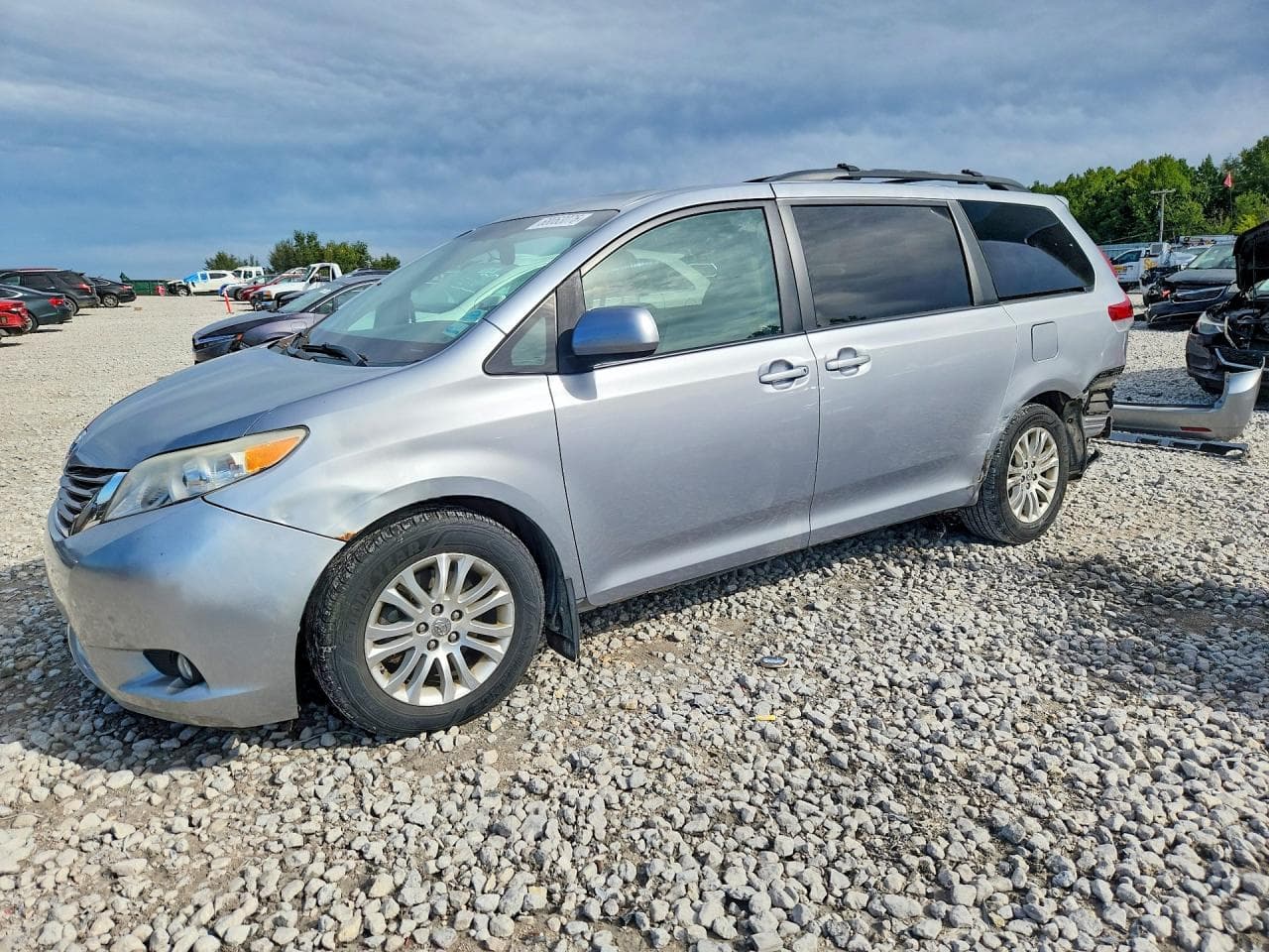 TOYOTA SIENNA