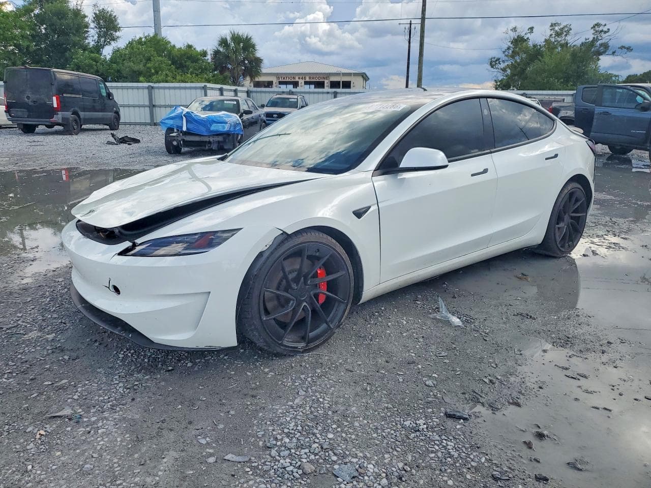 TESLA MODEL 3