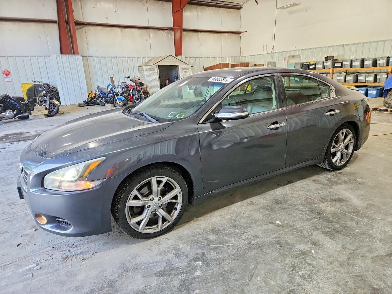 NISSAN MAXIMA