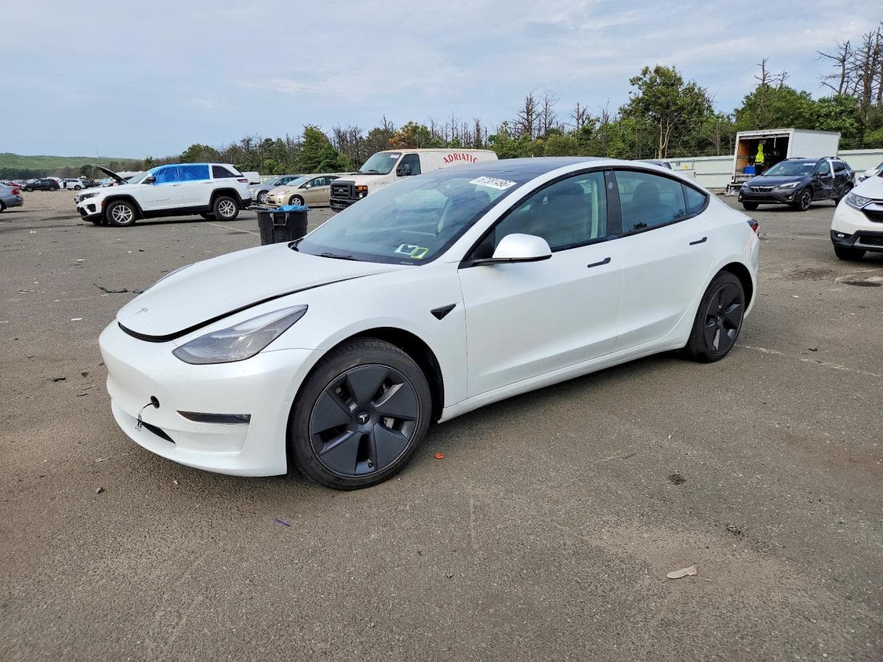 TESLA MODEL 3