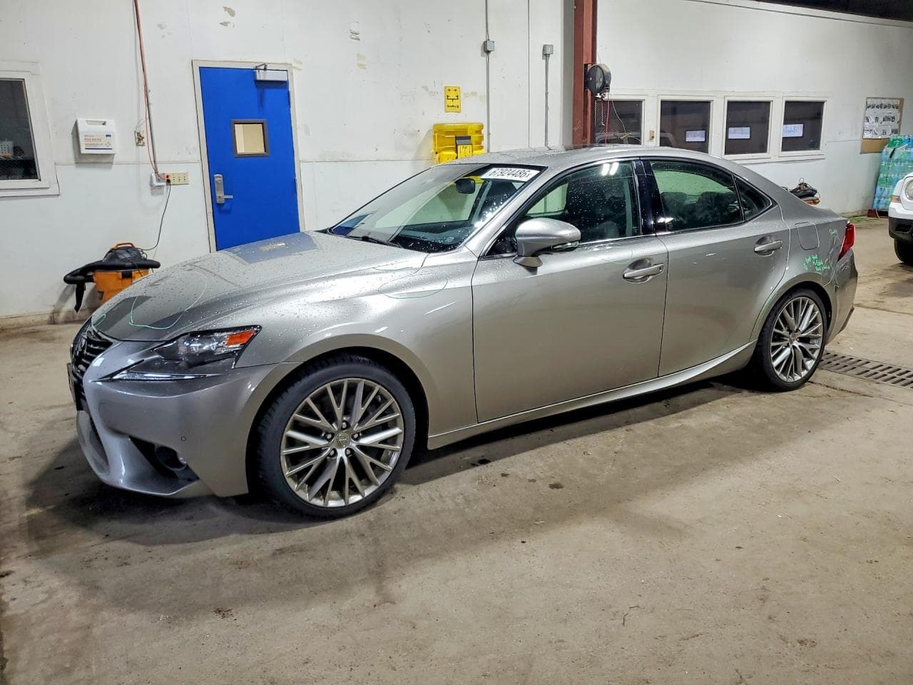 LEXUS IS