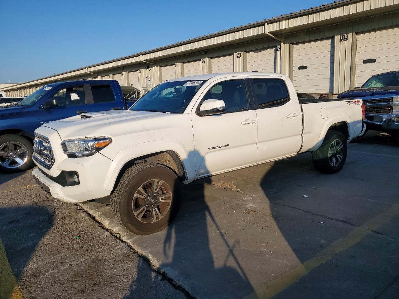TOYOTA TACOMA