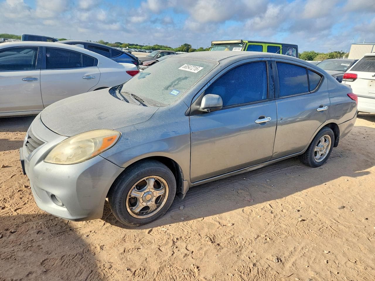NISSAN VERSA