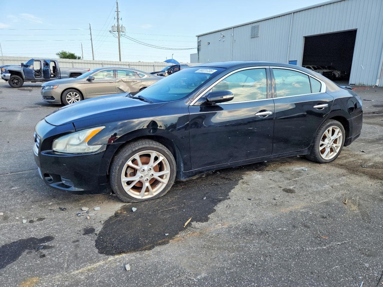 NISSAN MAXIMA