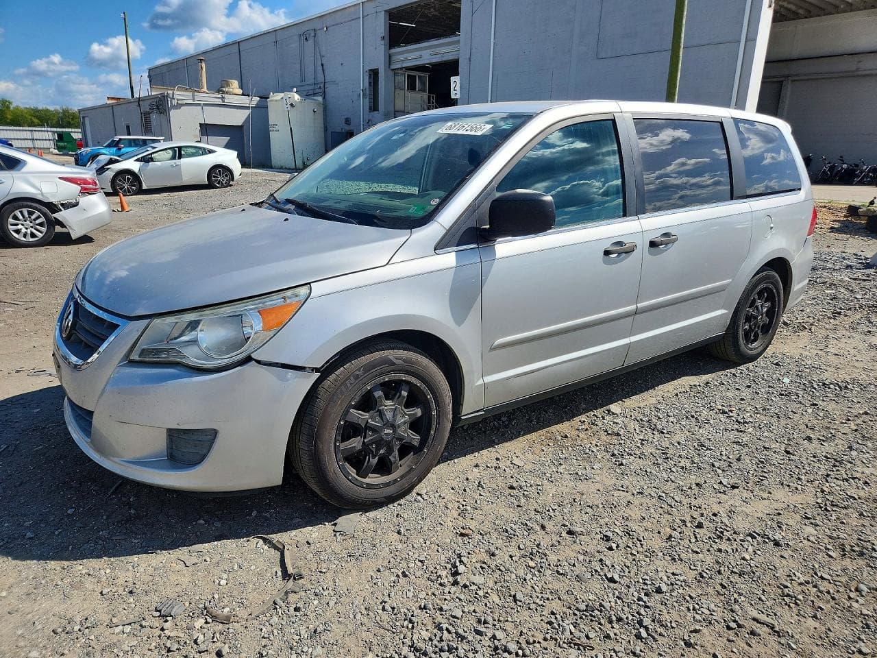 2011 VOLKSWAGEN ROUTAN