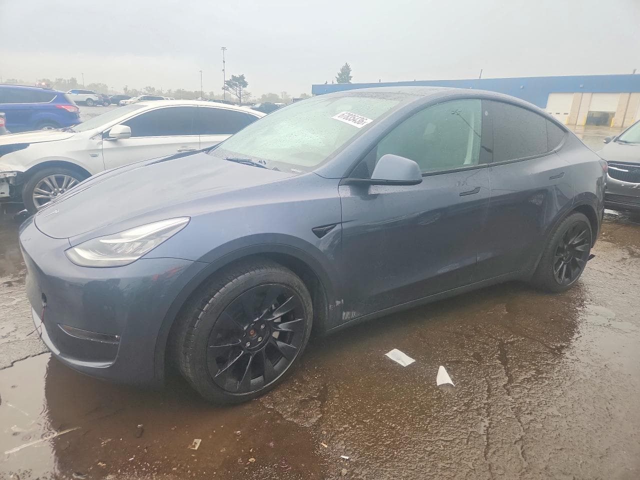 TESLA MODEL Y