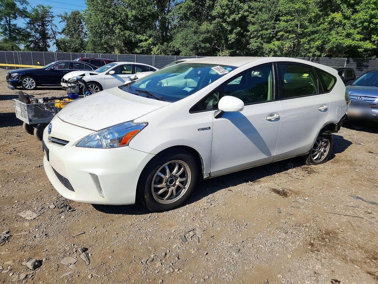 TOYOTA PRIUS V TH
