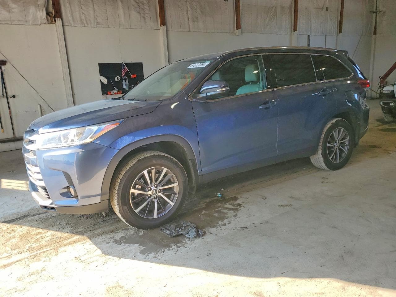 TOYOTA HIGHLANDER