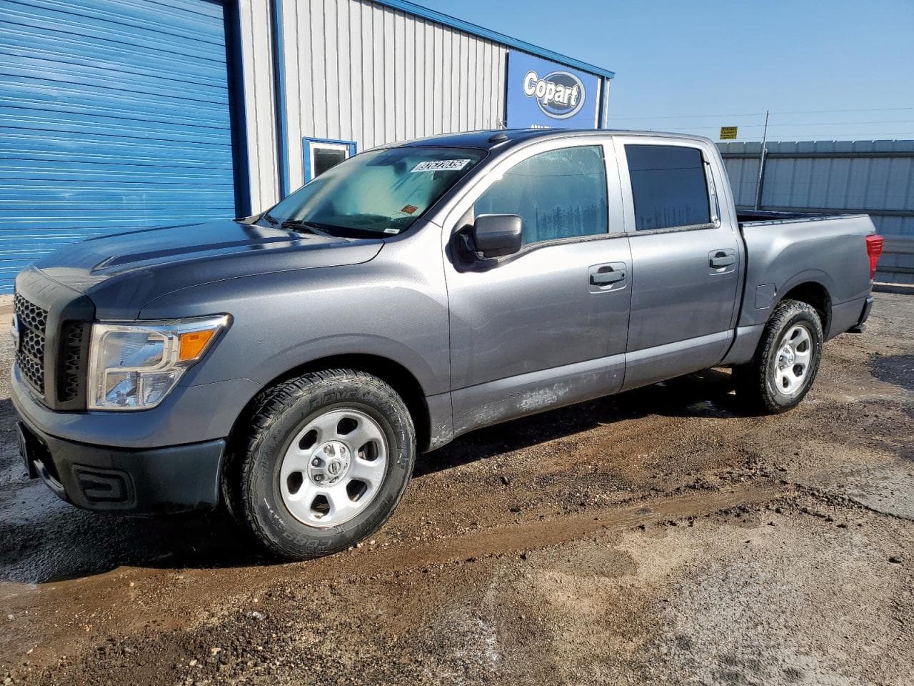 NISSAN TITAN