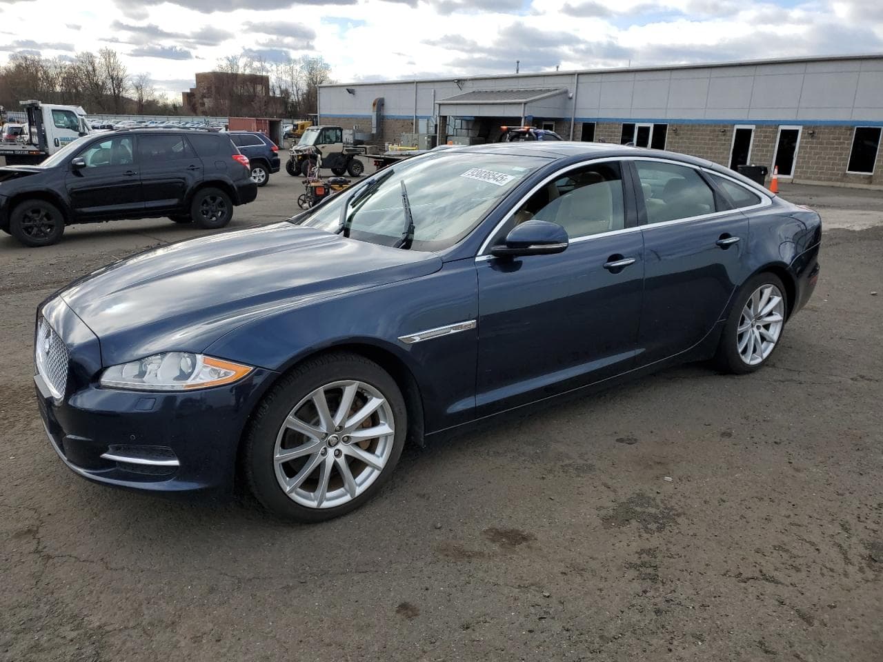 2013 JAGUAR XJ