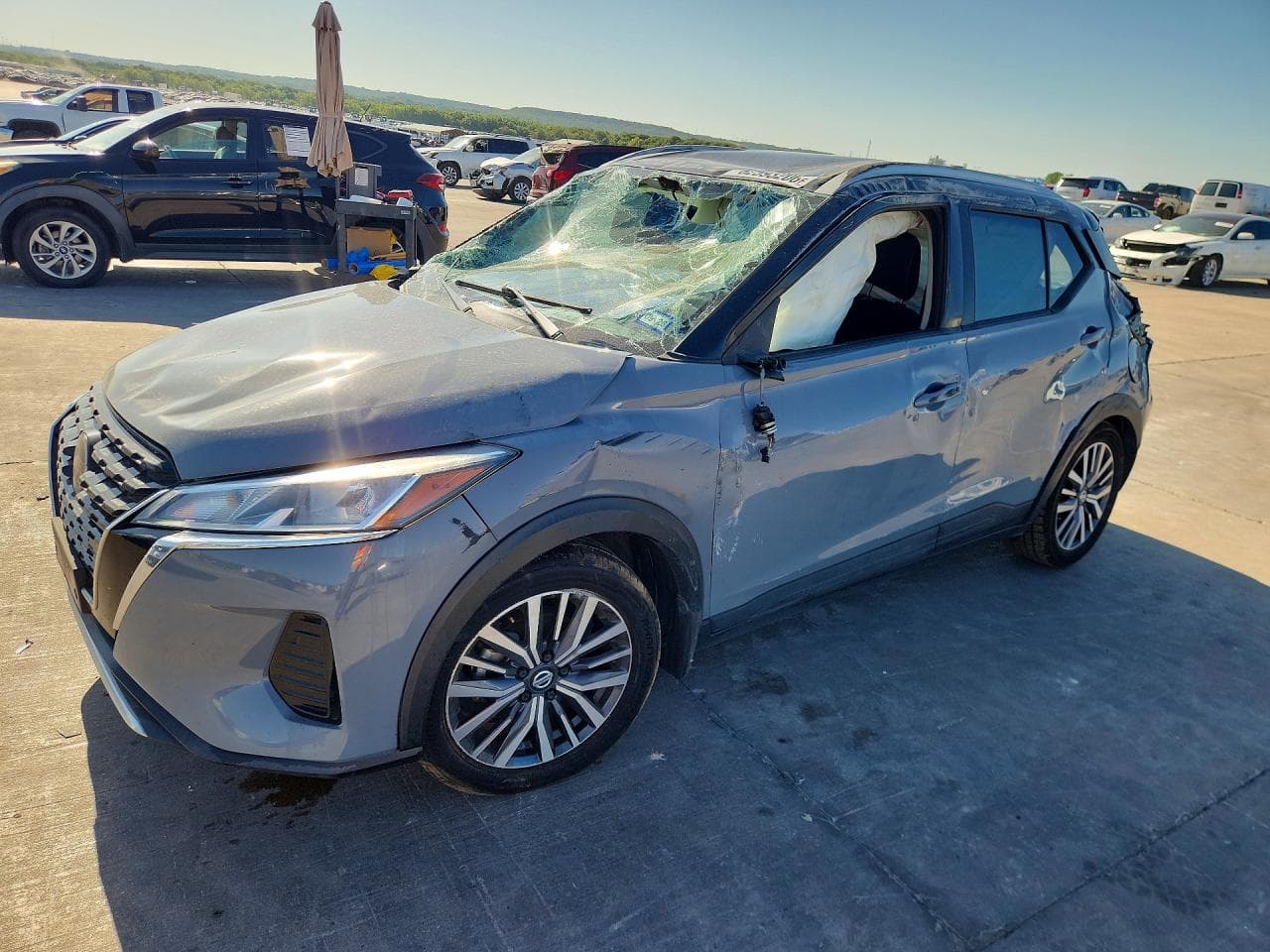 2021 NISSAN KICKS