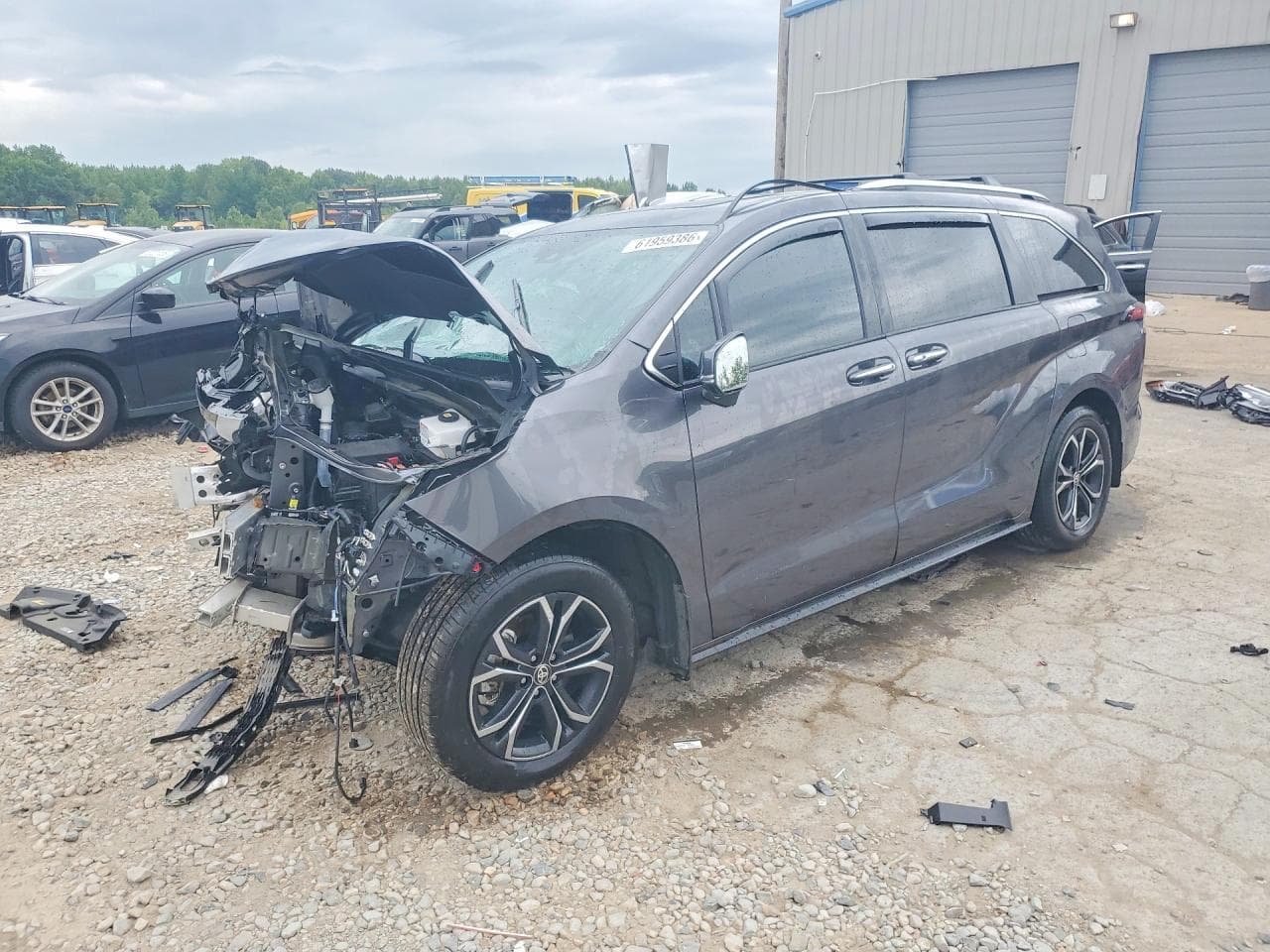 2025 TOYOTA SIENNA