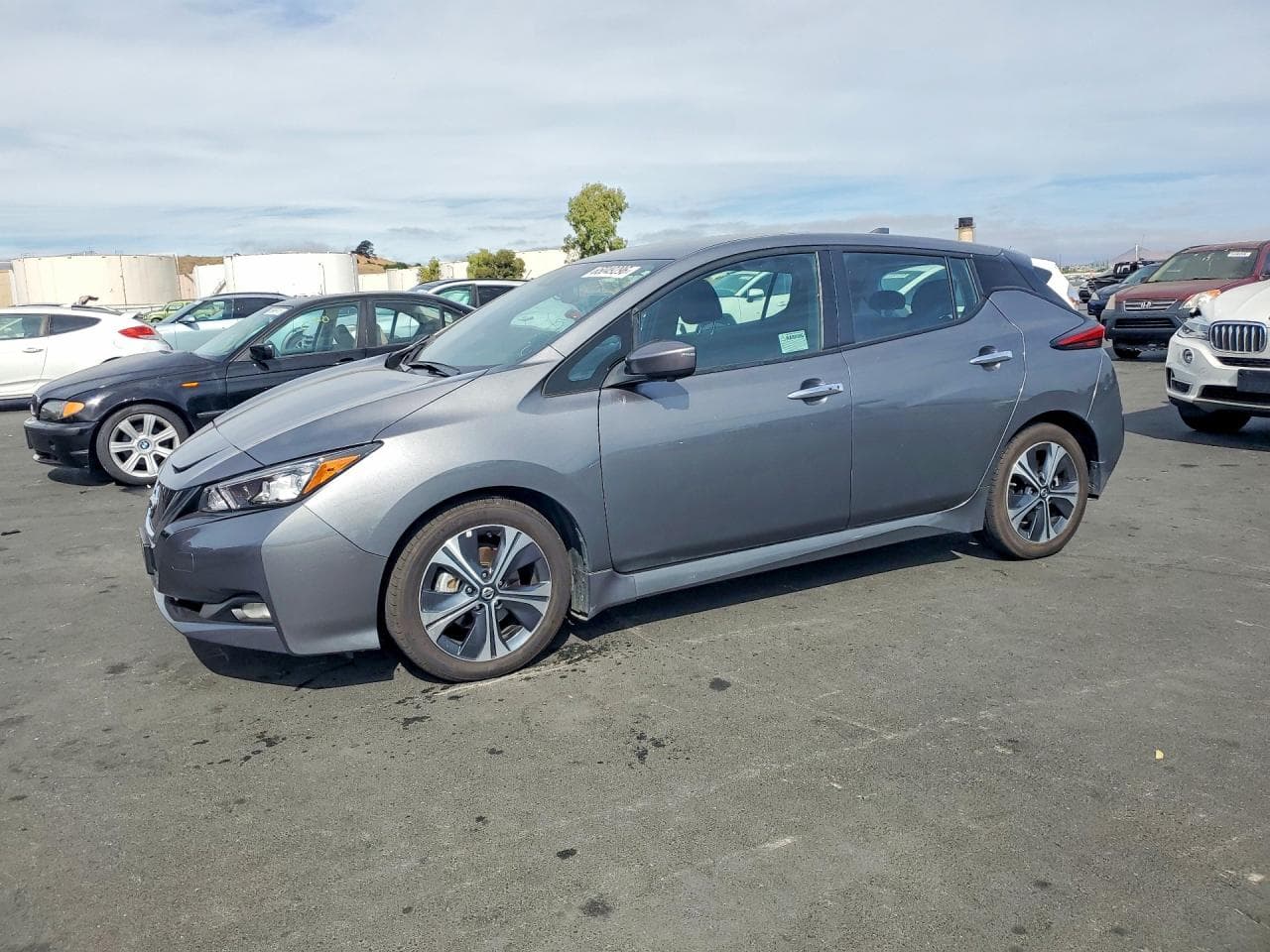 2022 NISSAN LEAF