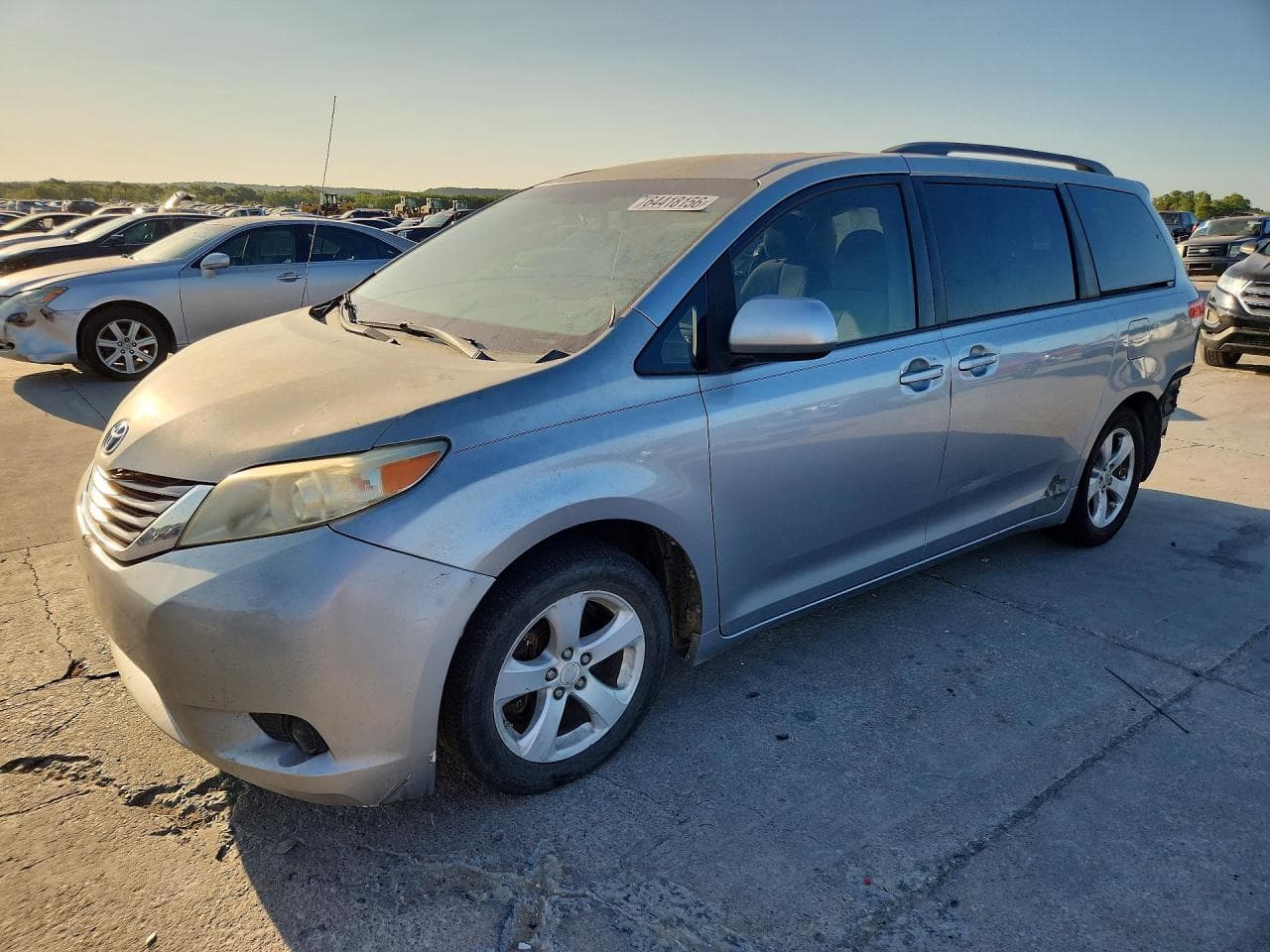 2011 TOYOTA SIENNA
