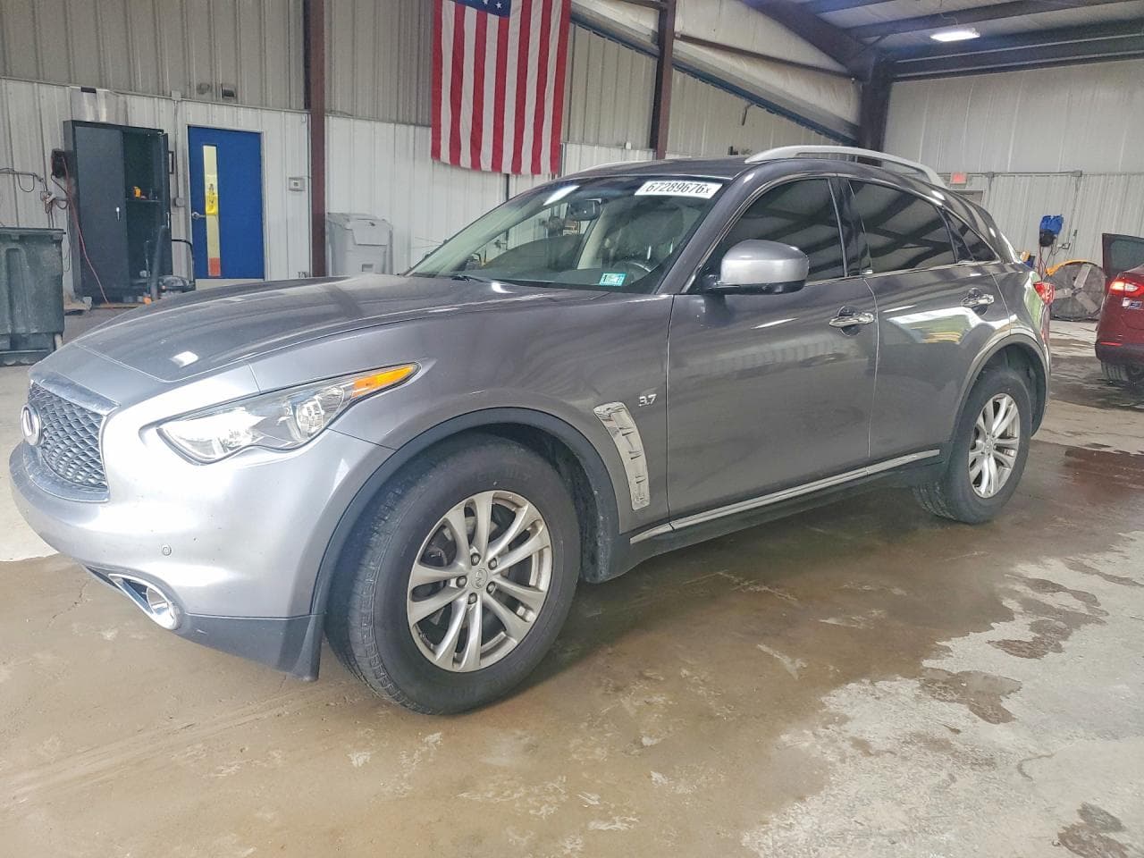 2017 INFINITI QX70